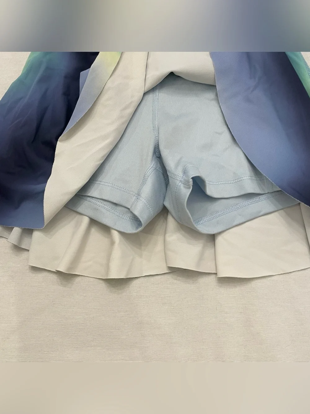 Old Navy Tie Dye Blue Gradient Athletic Skirt with Yellow Accent Medium